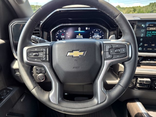 Used 2023 Chevrolet Silverado 1500 LTZ AWD/4WD image 30