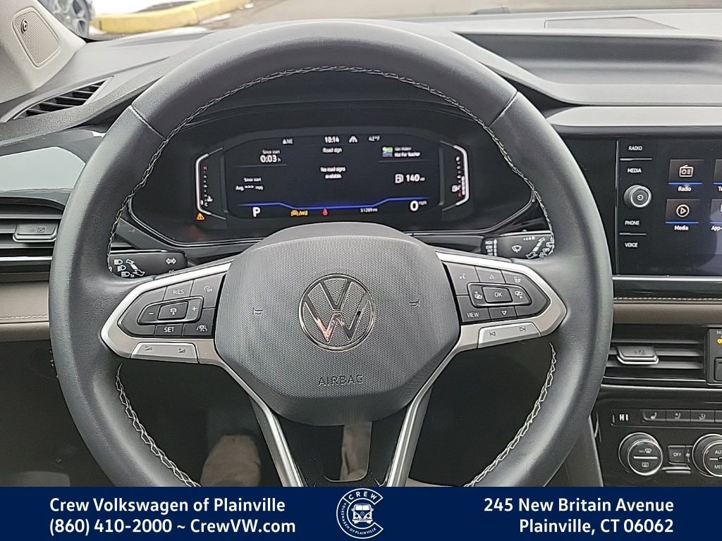 Certified 2022 Volkswagen Taos SEL image 5
