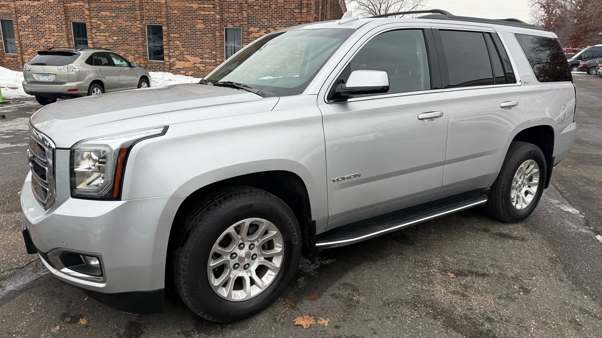 Used 2018 GMC Yukon SLT w/ Open Road Package image 1