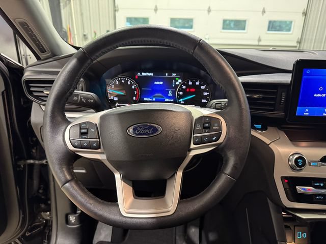 Used 2024 Ford Explorer XLT AWD/4WD image 11