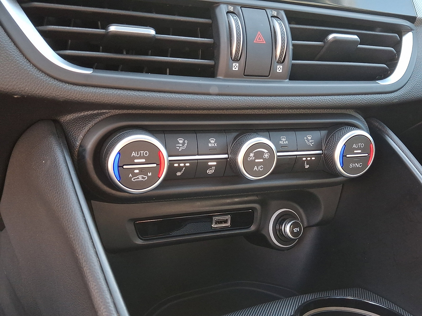 Used 2023 Alfa Romeo Giulia Veloce image 16