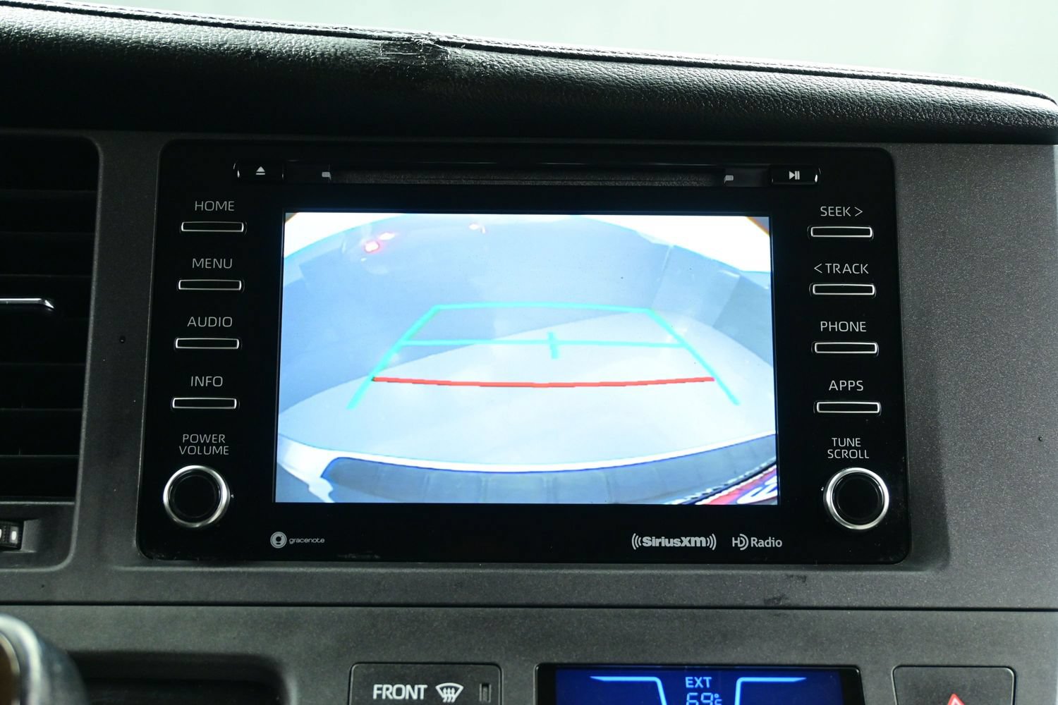 Used 2018 Toyota Sienna XLE FWD image 21