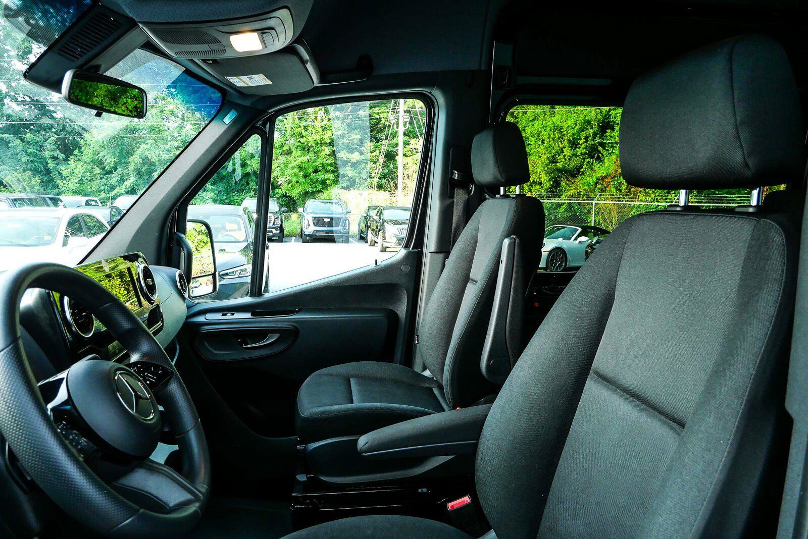 Used 2025 Mercedes-Benz Sprinter 2500 image 5