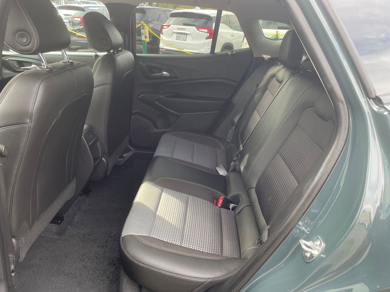 Used 2025 Chevrolet Trax LT w/ LT Convenience Package image 23