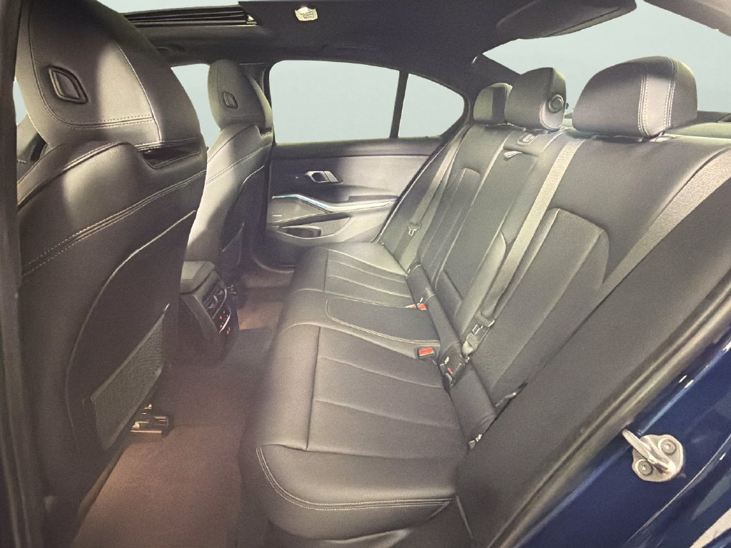 Used 2023 BMW 330i Sedan w/ Premium Package RWD image 27