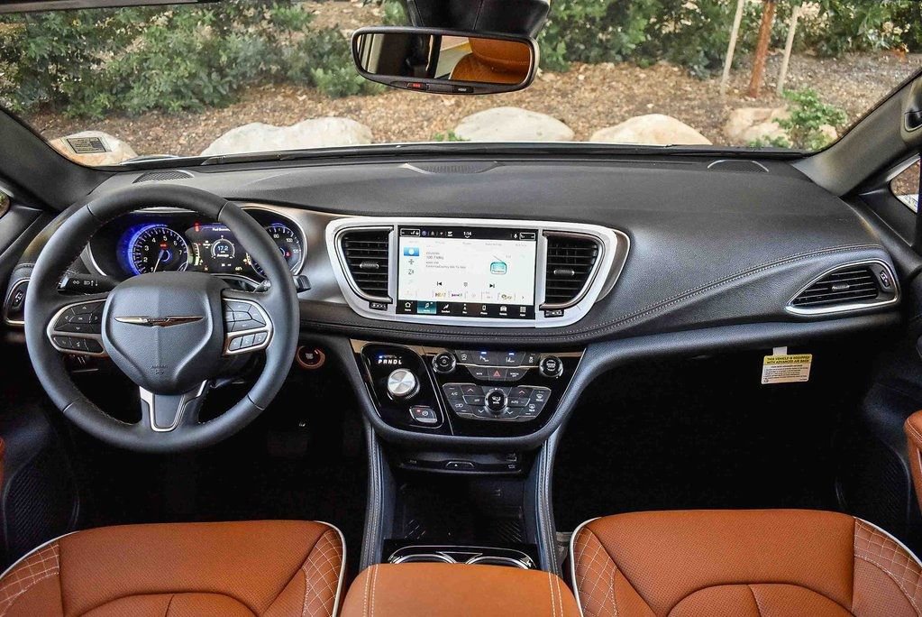 New 2026 Chrysler Pacifica Pinnacle w/ Trailer Tow Group image 13