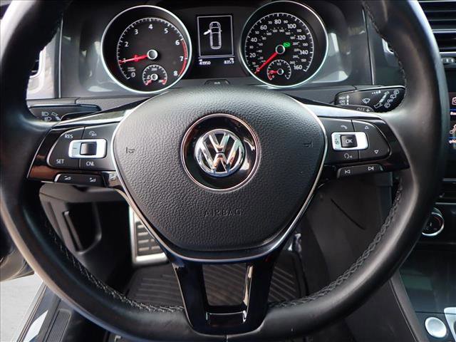 Used 2018 Volkswagen Golf SE image 14