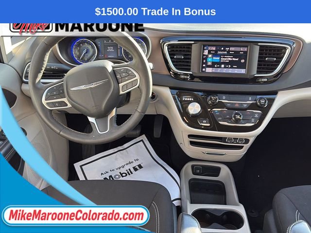 Used 2023 Chrysler Voyager LX image 16