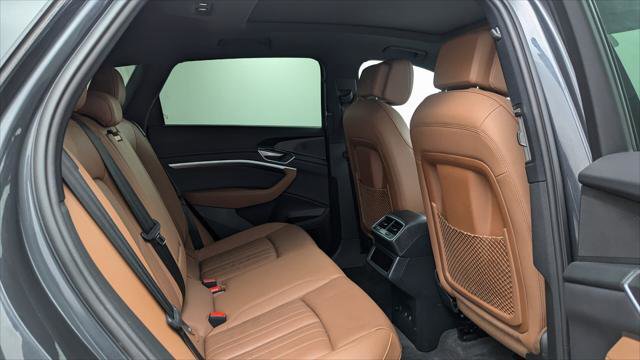 Used 2022 Audi e-tron Premium image 18