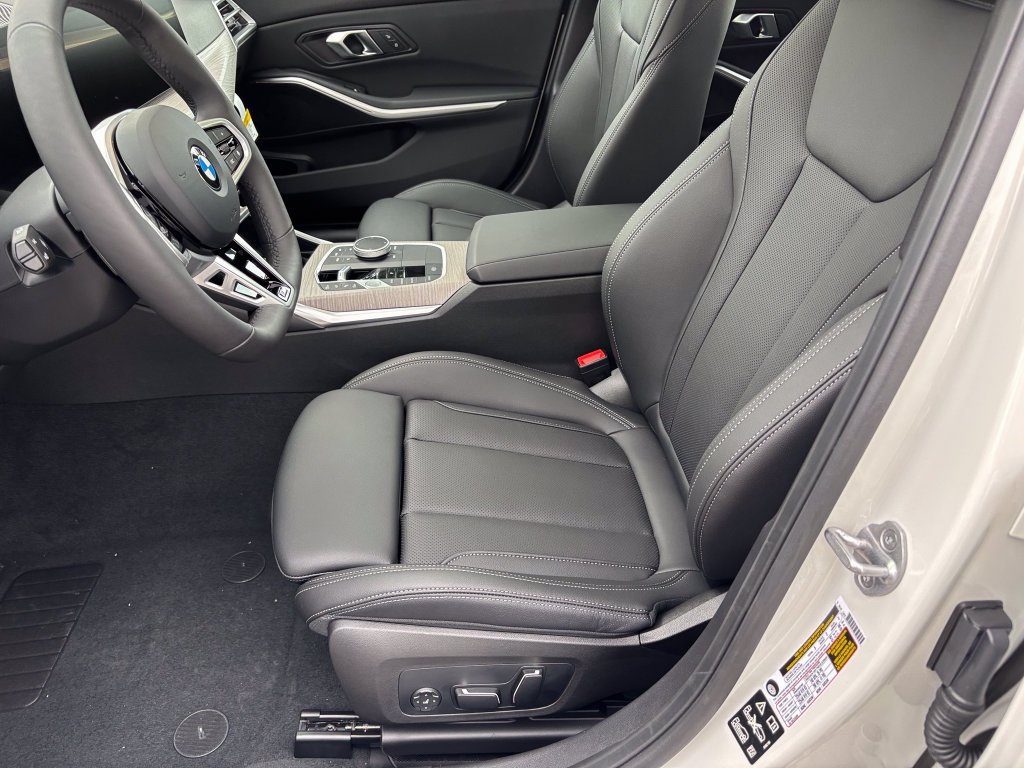 New 2026 BMW 330i xDrive Sedan w/ M Sport Package AWD/4WD image 13