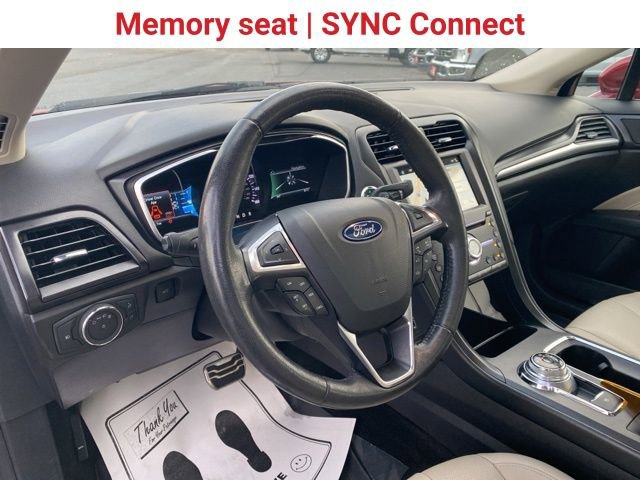 Used 2018 Ford Fusion Titanium image 15
