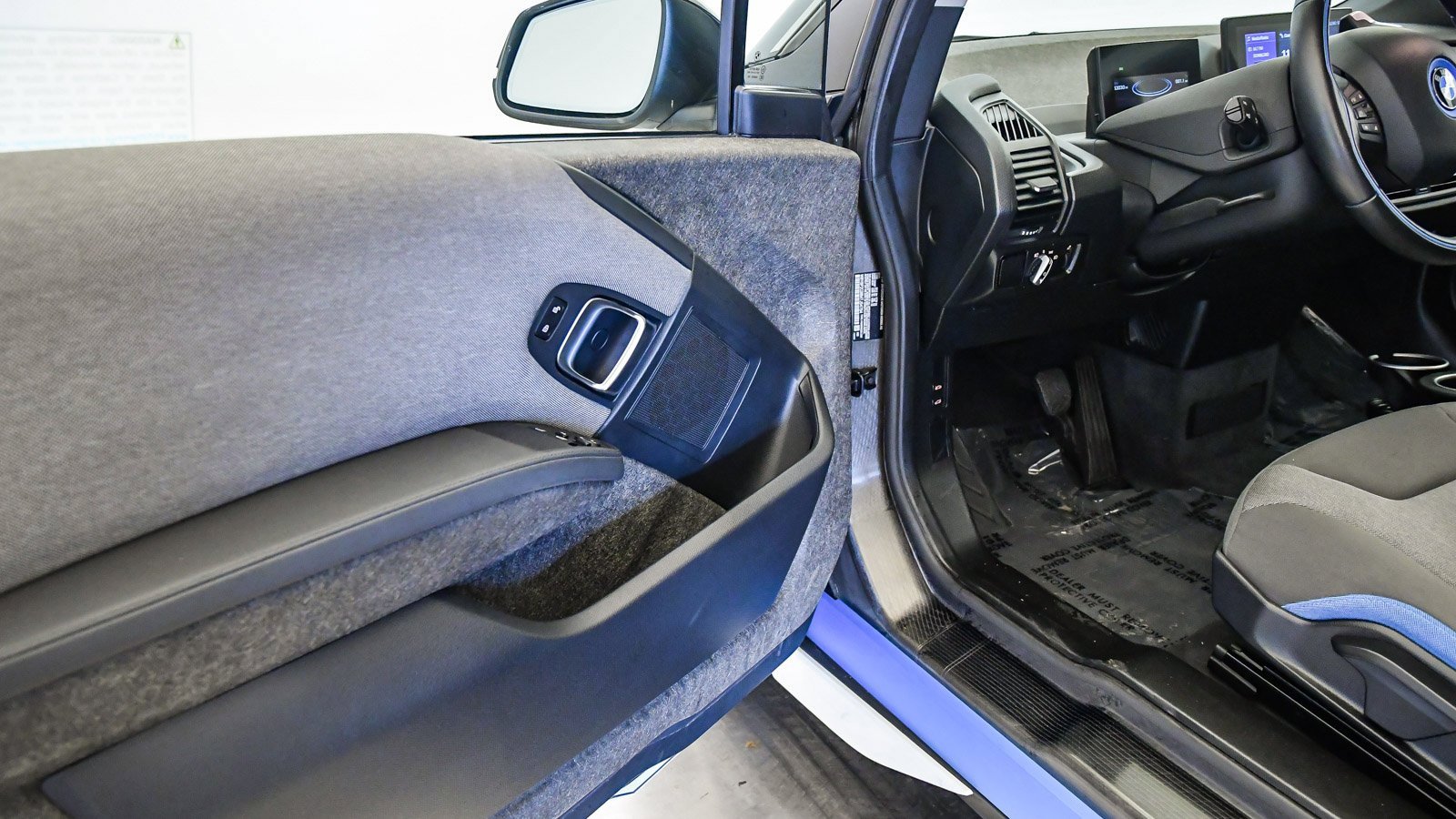 Certified 2021 BMW i3 image 23