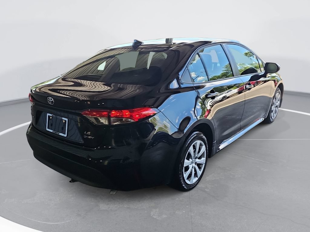 Used 2025 Toyota Corolla LE FWD image 5