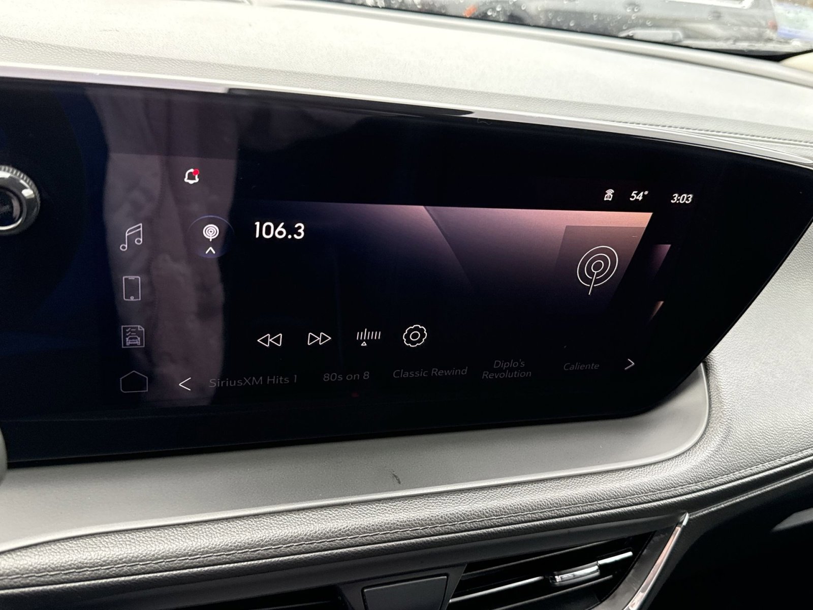 Used 2024 Buick Encore GX Sport Touring image 18