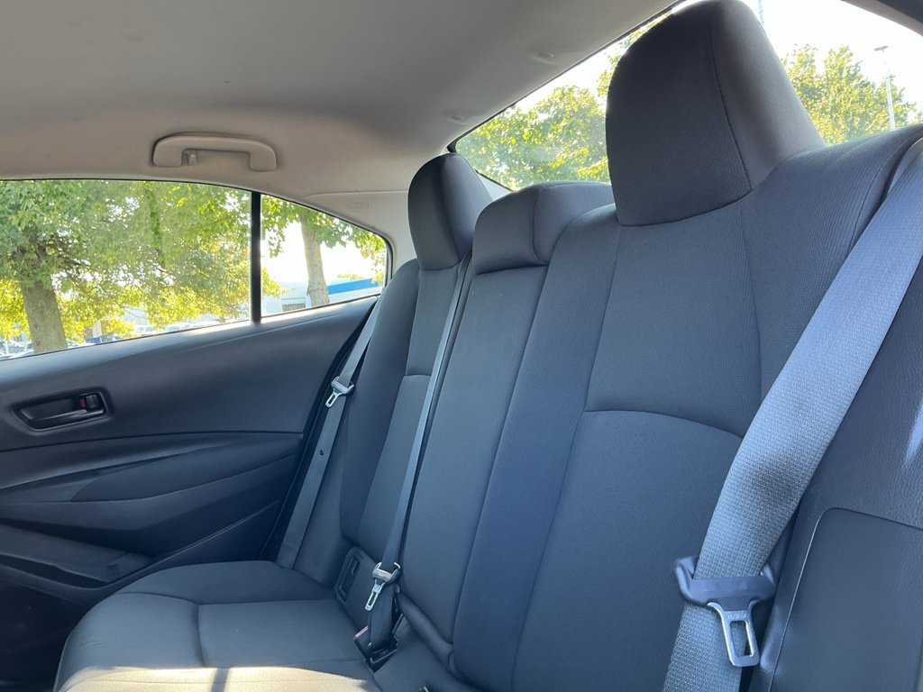 Used 2025 Toyota Corolla LE FWD image 29