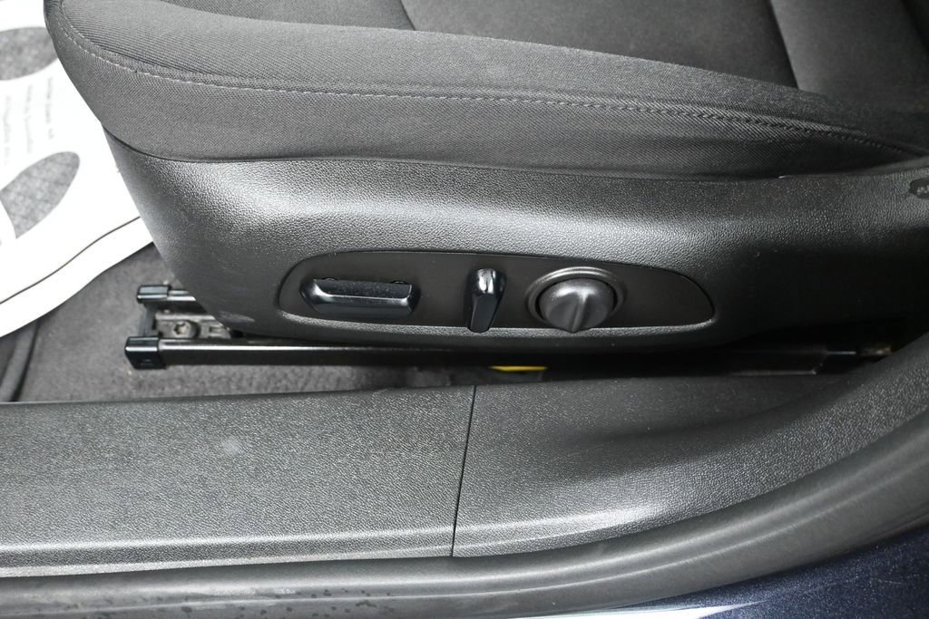 Used 2023 Chevrolet Malibu LT FWD image 12