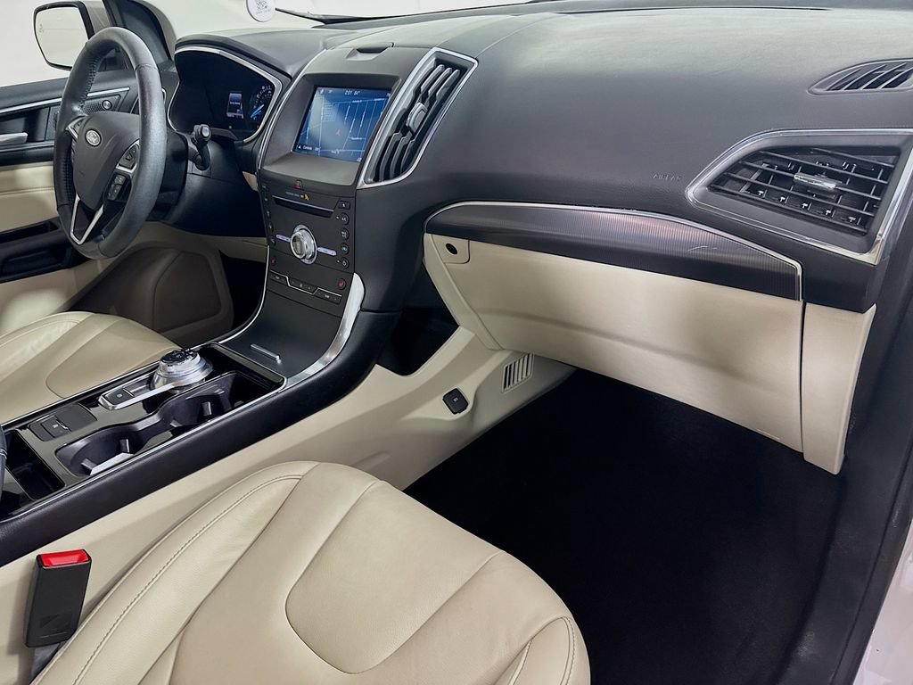 Used 2019 Ford Edge Titanium FWD image 36