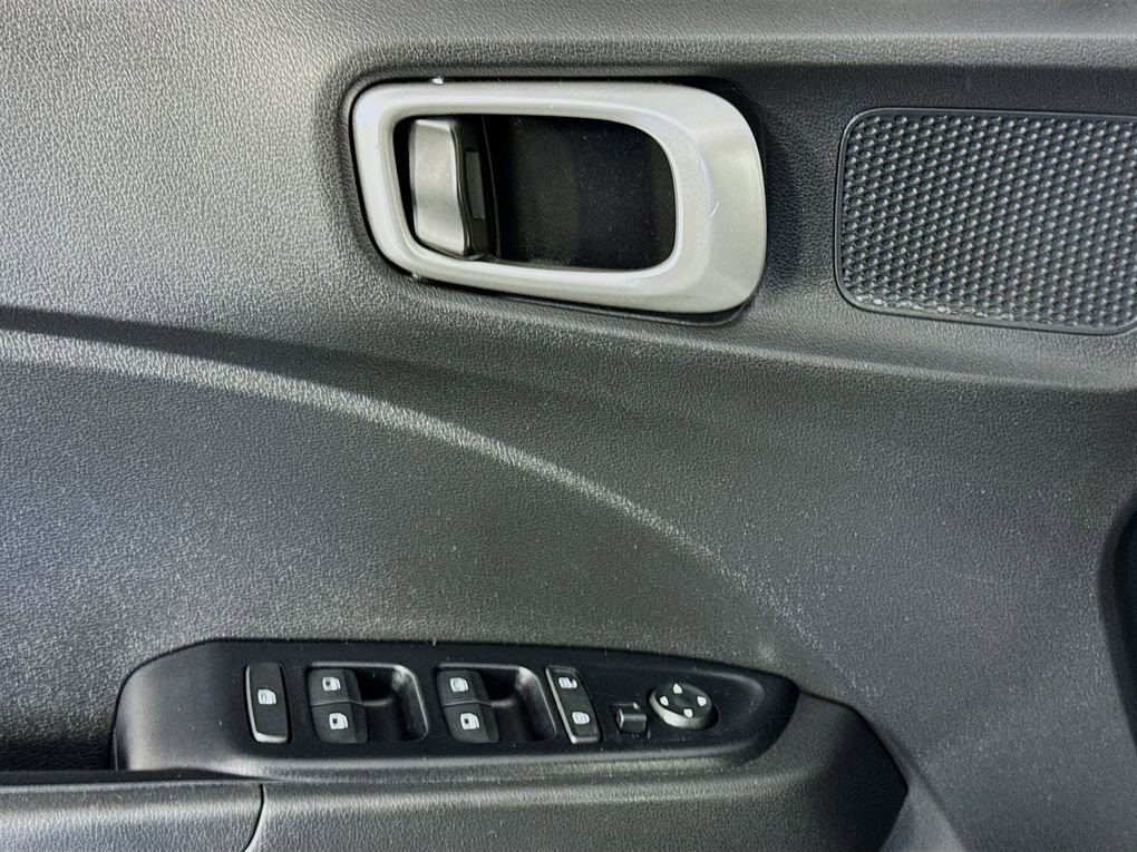 Used 2020 Hyundai Venue SE image 19