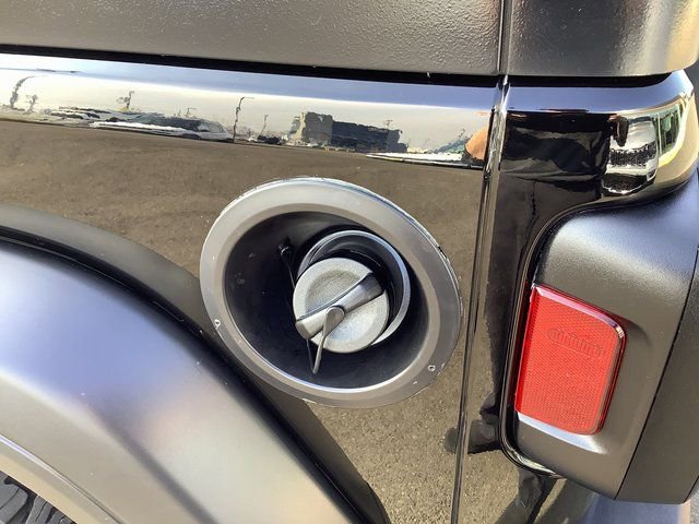 Used 2018 Jeep Wrangler Unlimited Sport S image 21