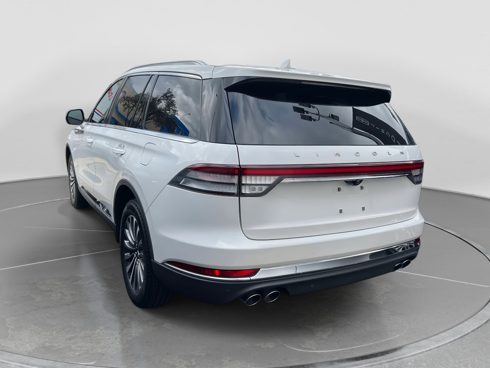 Used 2022 Lincoln Aviator Standard w/ Premium Package image 6