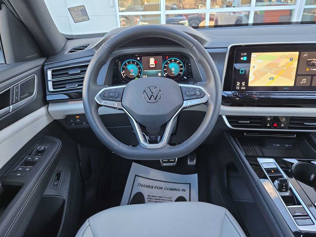 Used 2025 Volkswagen Atlas Cross Sport SEL Premium R-Line image 19