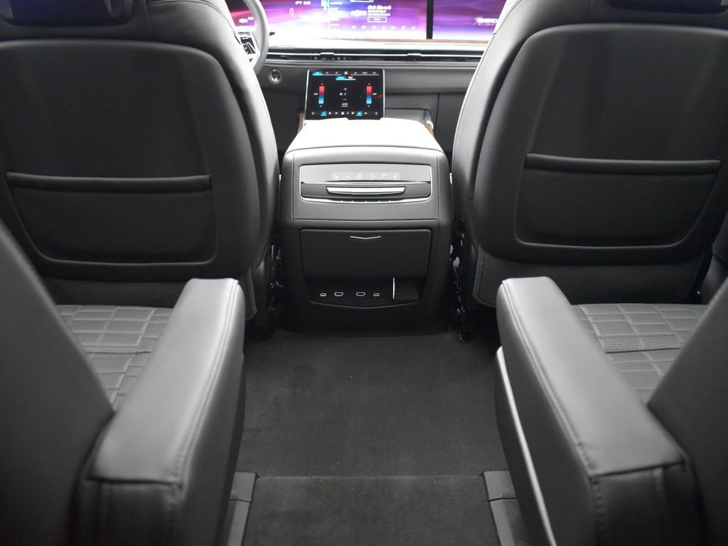 Certified 2026 Cadillac Escalade ESV Platinum Sport w/ LPO, ONYX Package image 33