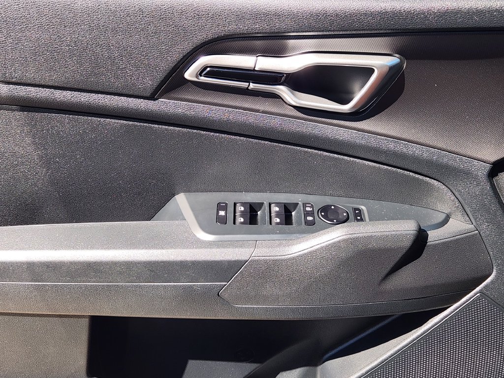 New 2026 Kia Sportage LX w/ LX Convenience Package FWD image 16