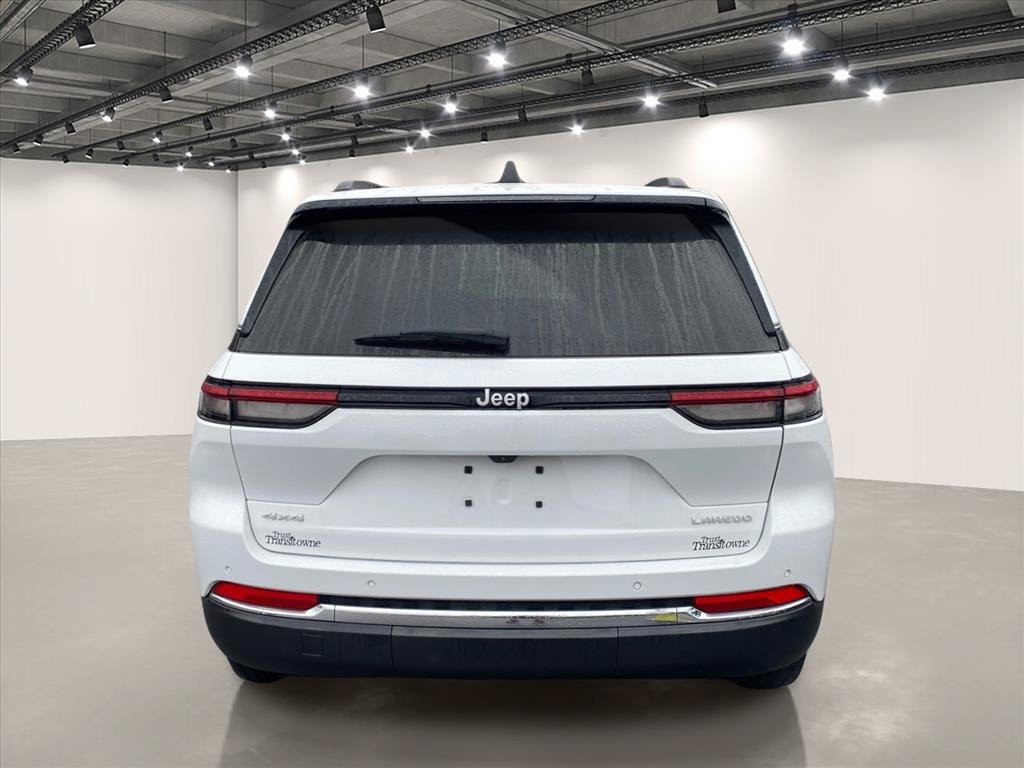 Certified 2025 Jeep Grand Cherokee Laredo AWD/4WD image 6