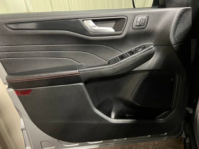 Used 2023 Ford Escape ST-Line Elite w/ Class II Trailer Tow Package image 12