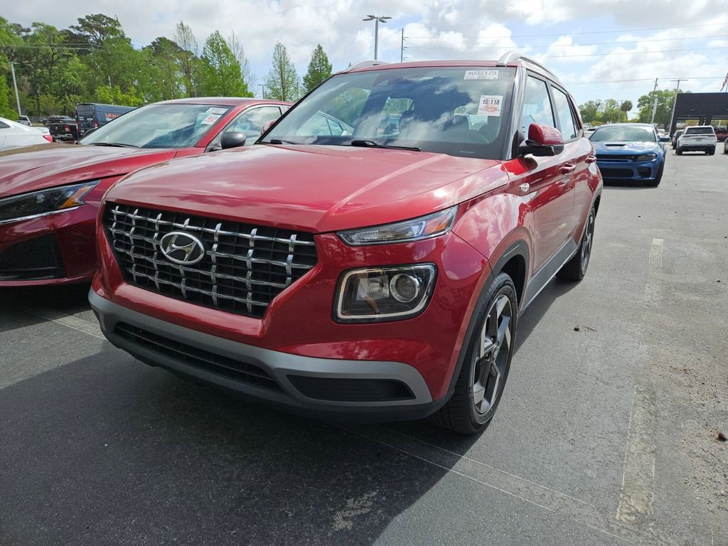 Used 2022 Hyundai Venue SEL w/ Cargo Package image 2