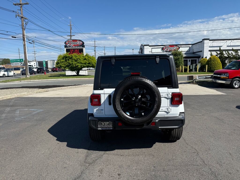 Used 2022 Jeep Wrangler Unlimited Sahara w/ Cold Weather Group AWD/4WD image 6