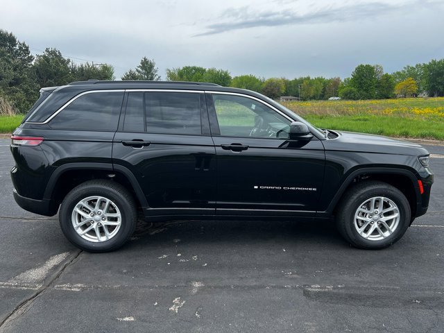New 2025 Jeep Grand Cherokee Laredo X w/ Luxury Tech Group I image 2