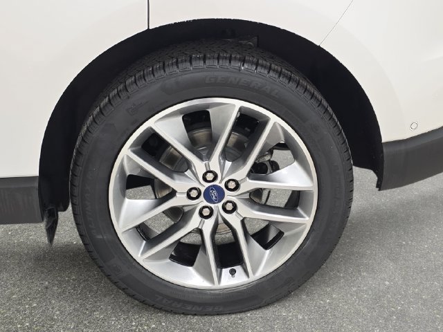 Certified 2017 Ford Edge Titanium w/ Equipment Group 302A AWD/4WD image 33