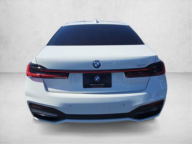 Used 2022 BMW 740i w/ M Sport Package RWD image 7