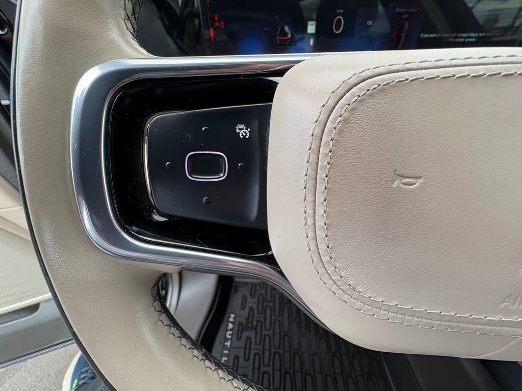 Certified 2025 Lincoln Nautilus Premier w/ Equipment Group 102A image 18