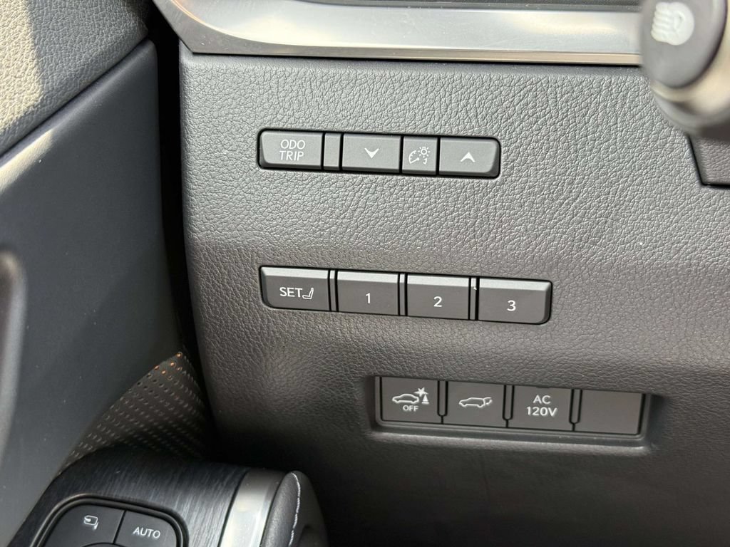 Used 2024 Lexus GX 550 w/ Accessory Package (2T) AWD/4WD image 24