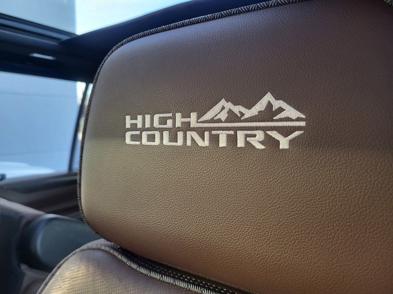 Used 2021 Chevrolet Suburban High Country w/ Premium Package image 39