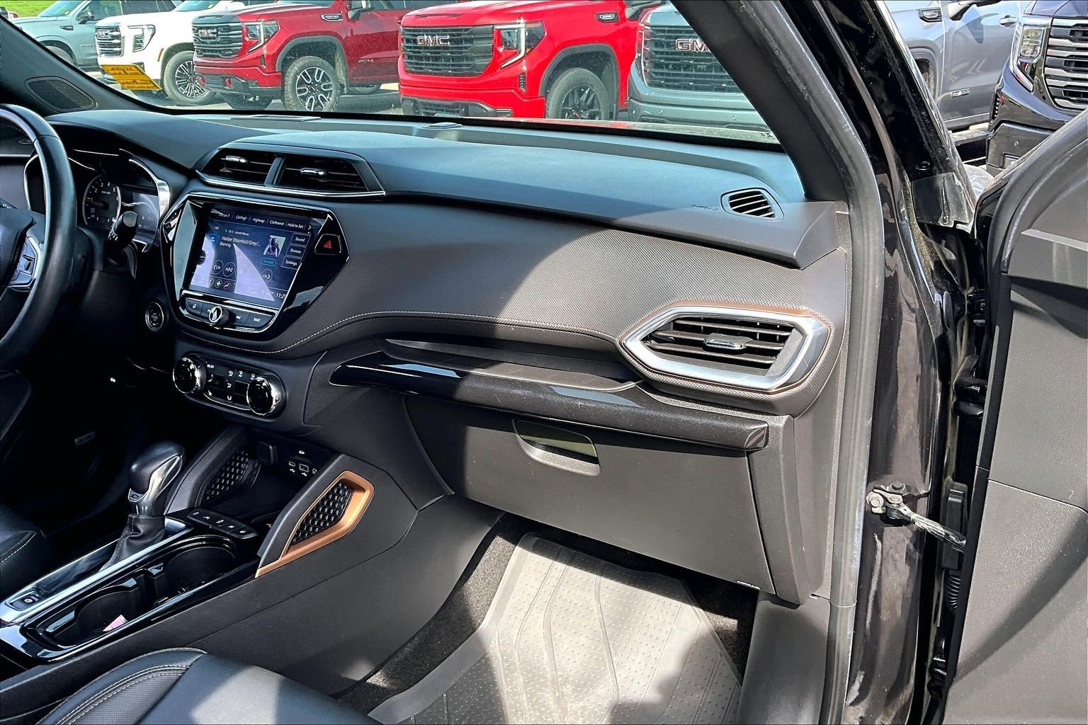 Used 2021 Chevrolet TrailBlazer ACTIV w/ Technology Package image 16