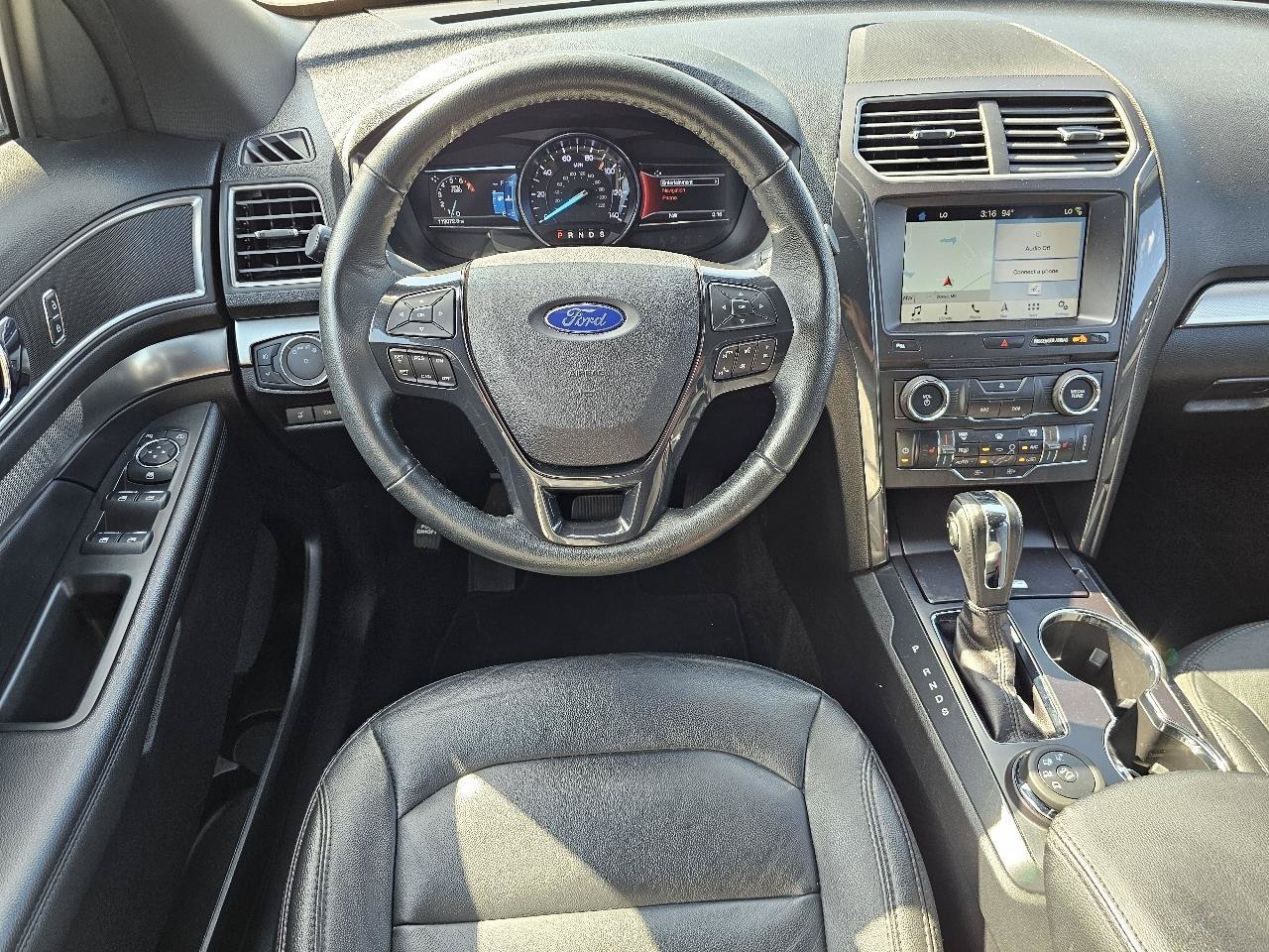 Used 2018 Ford Explorer XLT w/ Equipment Group 202A AWD/4WD image 39