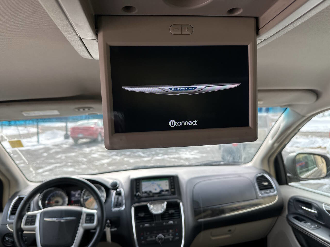Used 2015 Chrysler Town & Country Touring image 15