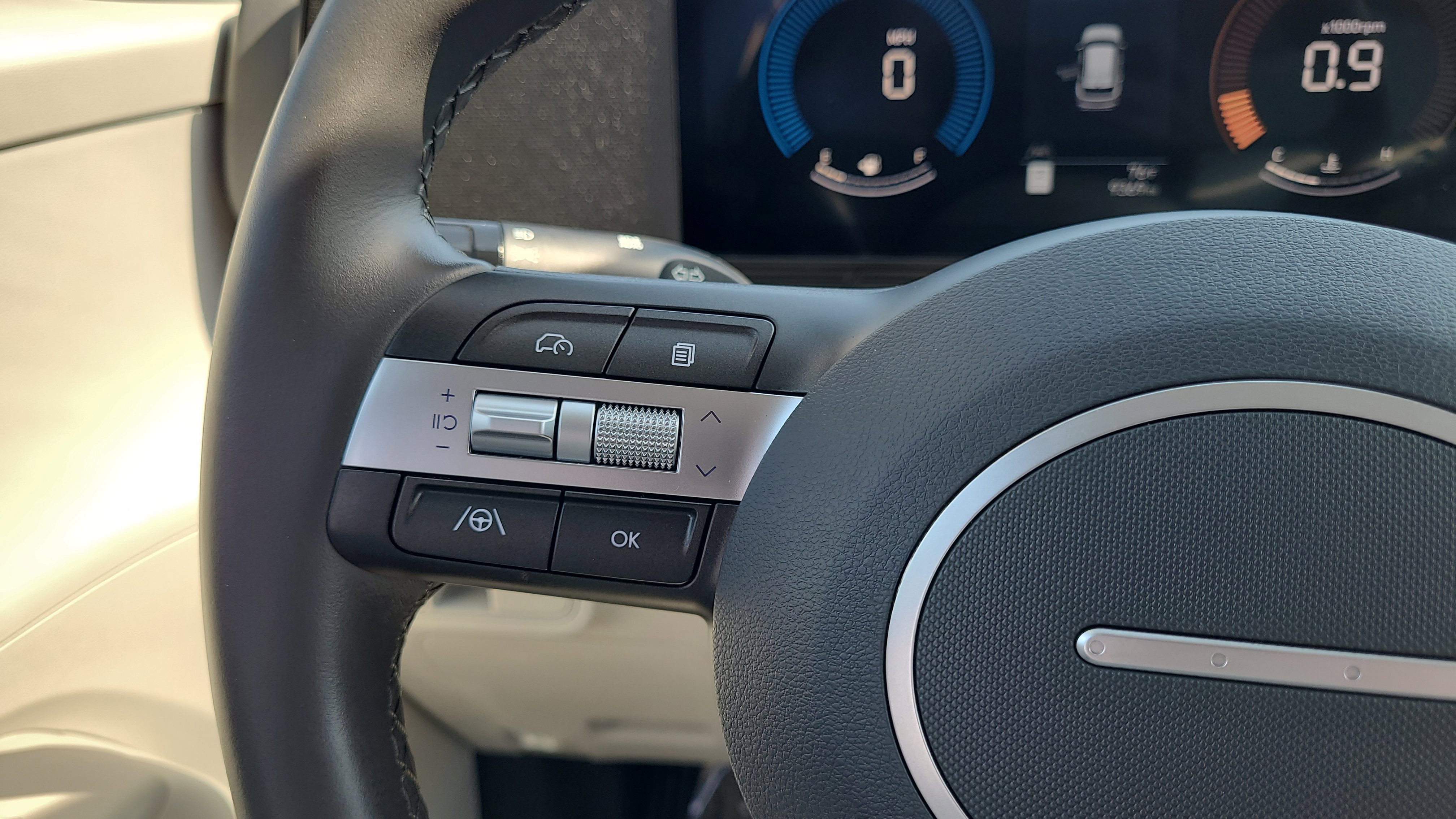 Used 2025 Hyundai Kona SEL image 14