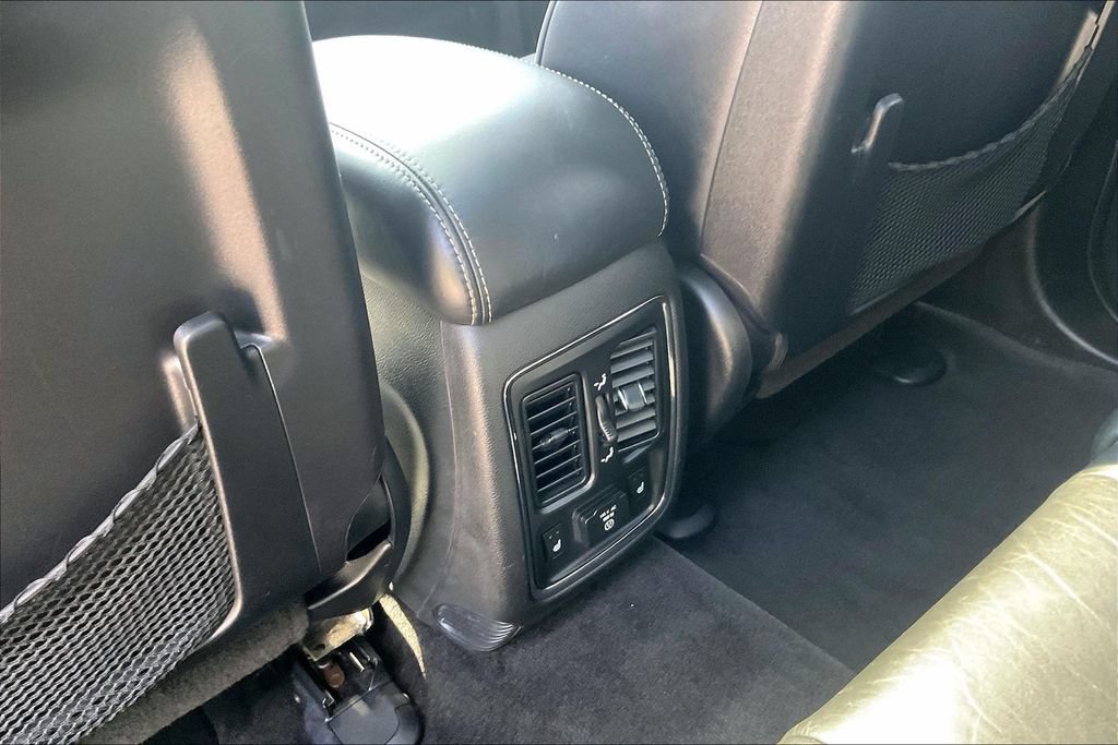 Used 2012 Jeep Grand Cherokee Overland AWD/4WD image 11