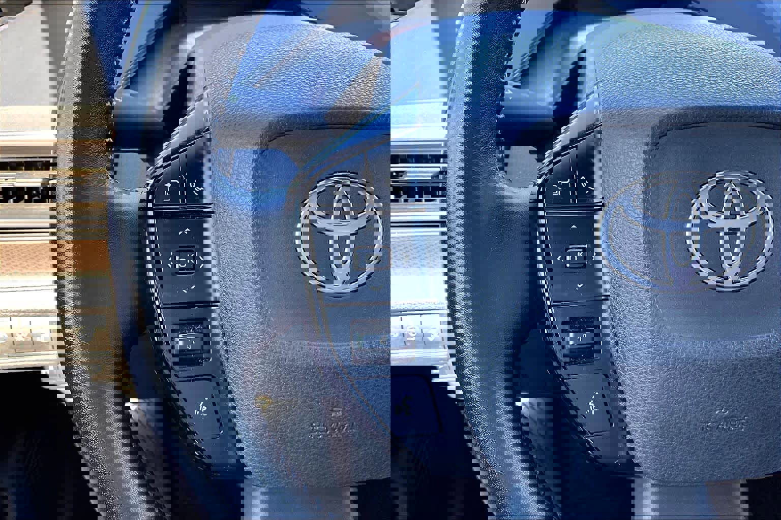 Used 2023 Toyota Prius XLE image 23