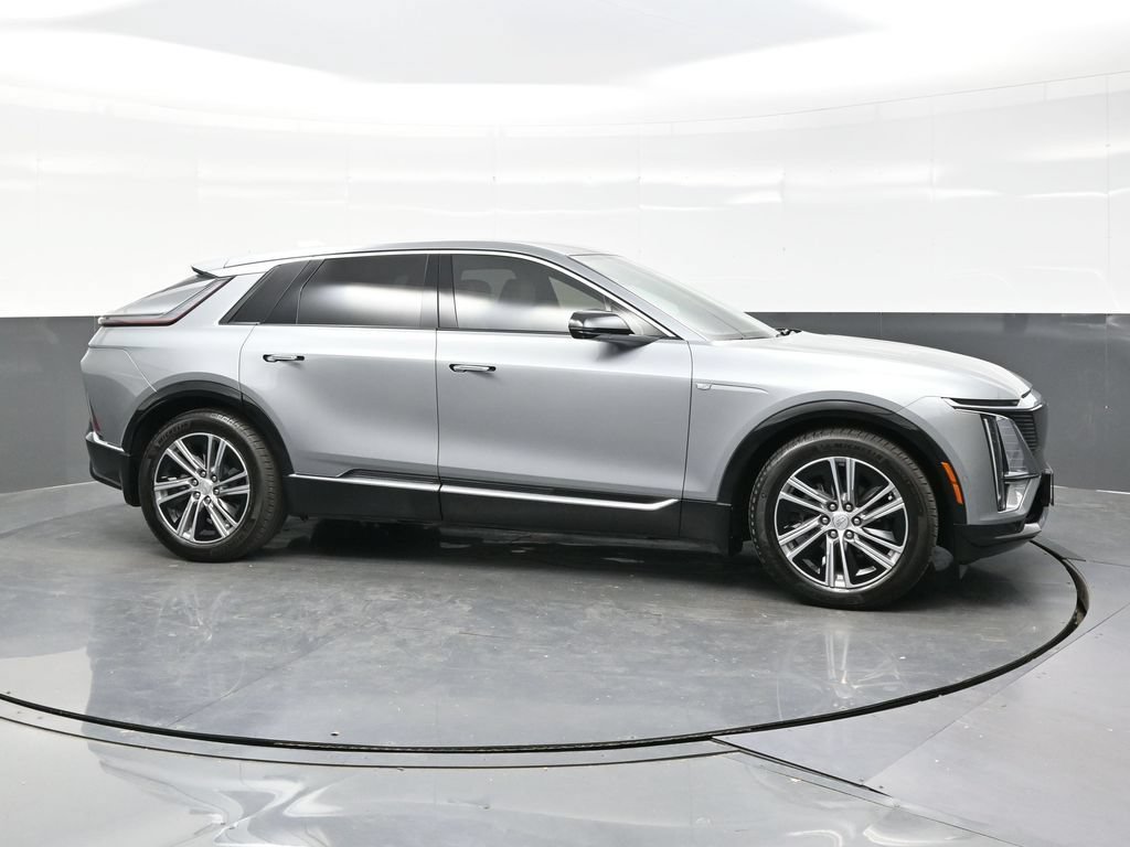 Certified 2024 Cadillac Lyriq Luxury AWD/4WD image 8