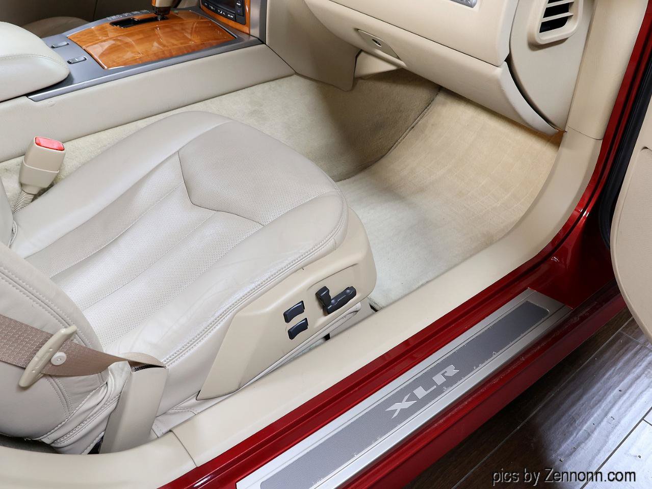 Used 2008 Cadillac XLR RWD image 30