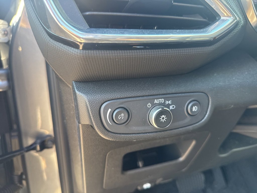 Used 2022 Chevrolet TrailBlazer LT image 21