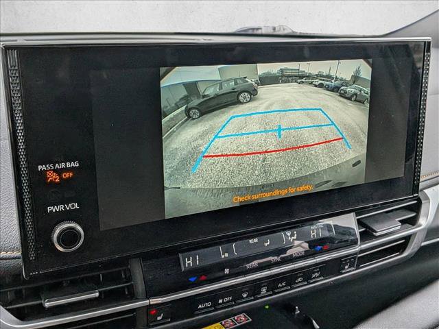 Used 2025 Toyota Sienna XLE Woodland Edition image 14