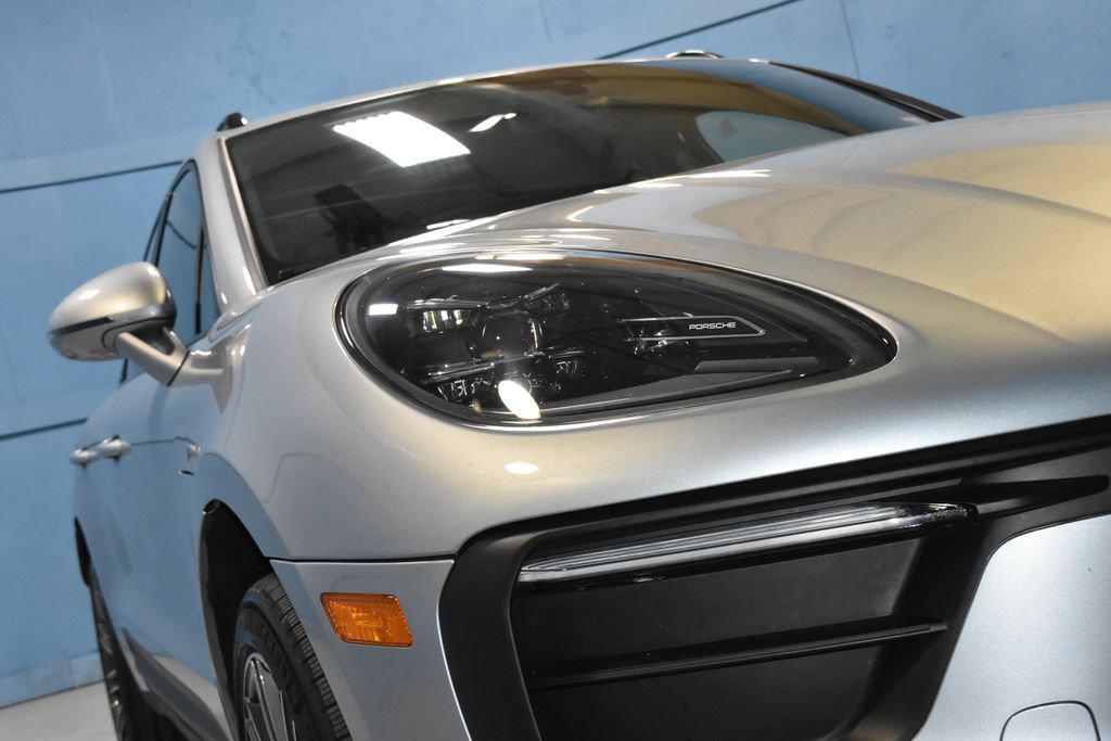 Certified 2026 Porsche Macan AWD/4WD image 26