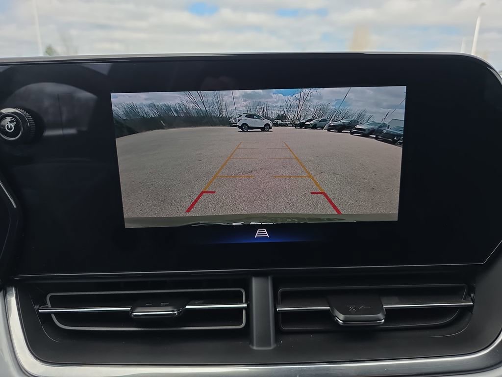 Certified 2024 Chevrolet Trax LT w/ Driver Confidence Package image 27