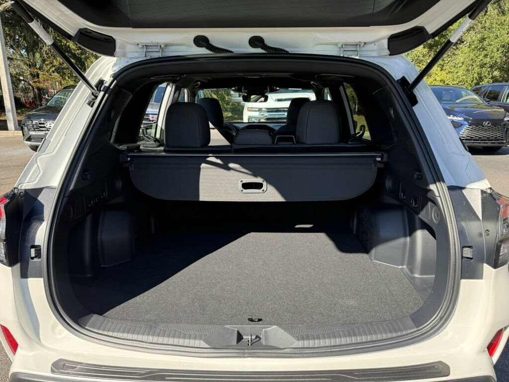 Used 2026 Subaru Forester Premium AWD/4WD image 9